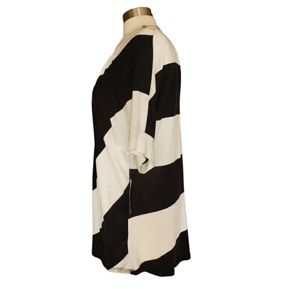 Women's Blouse Black and White Key Hole Lightweight Flowy Blouse Top XL NWT - Picture 6 of 8